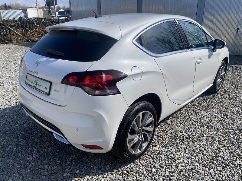 Citroën DS4 1.6i 16V 120PS EXCLUSIVE TOP!! - fotka 11 z 160