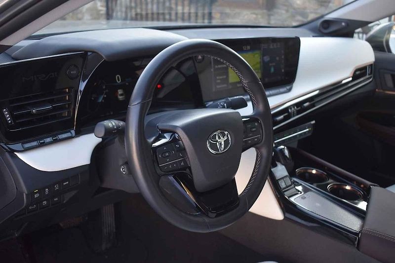 Toyota Mirai je zatím na silnicích bílou vránou