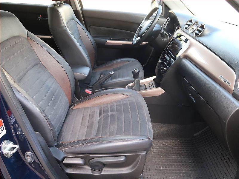 Suzuki Vitara (2017) Elegance 1.6 VVT, 4X4 - fotka 9 z 18