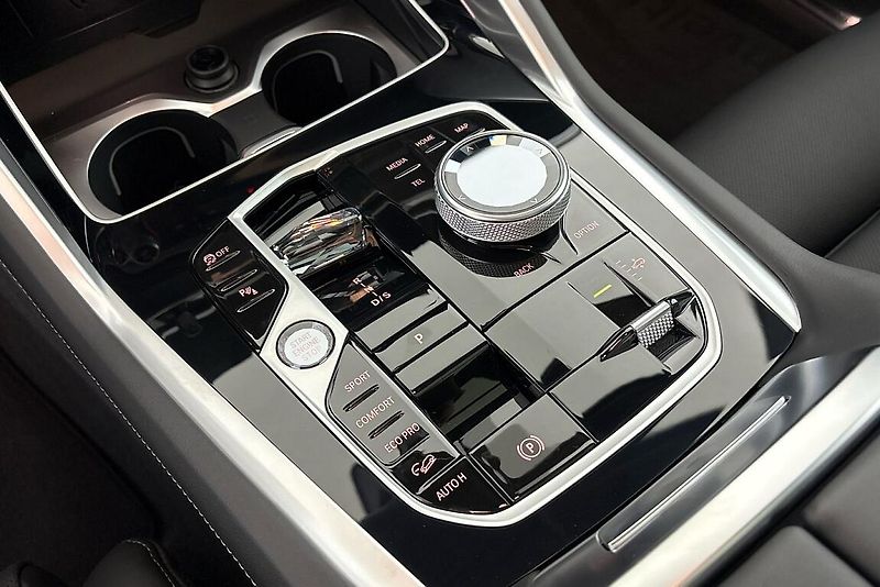 BMW X6 xDrive40d - fotka 25 z 28