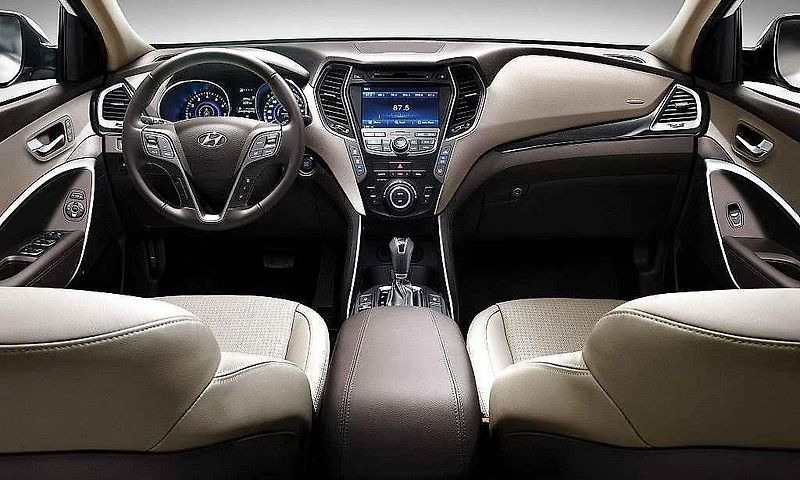 Hyundai Grand Santa Fe.