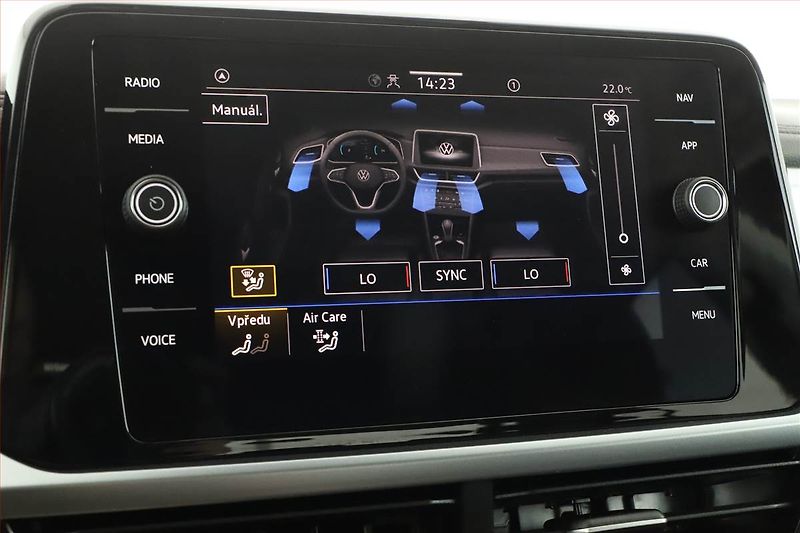 Volkswagen T-Roc (2025) 1.0 TSI - fotka 17 z 19