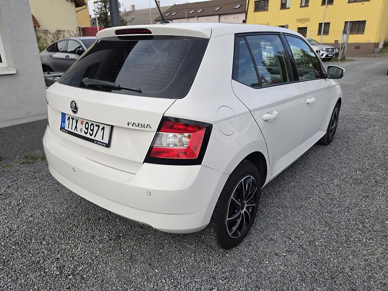 Škoda Fabia 1.4 TDI Parkovací senzory  - fotka 4 z 17