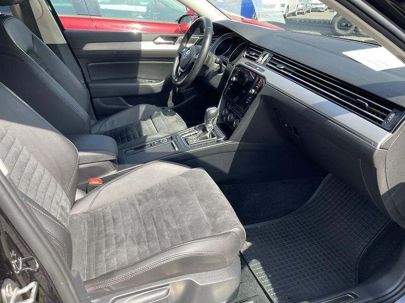 Volkswagen Passat 2.0TDi Dsg 4x4 HIGHL-NEHAV-ČR! - fotka 17 z 38