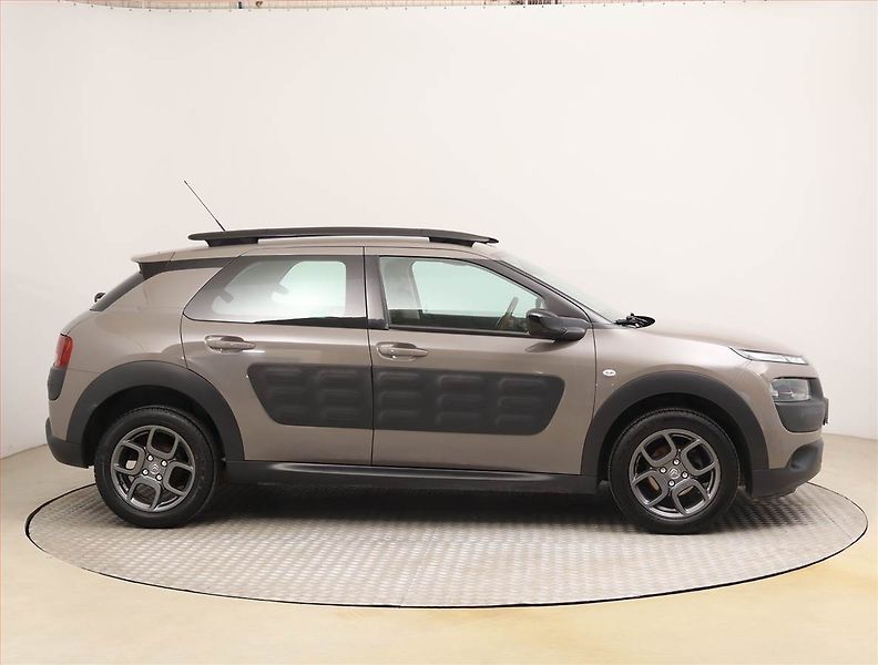 Citroën C4 Cactus (2016) 1.2 PureTech, Serv.kniha - fotka 6 z 19