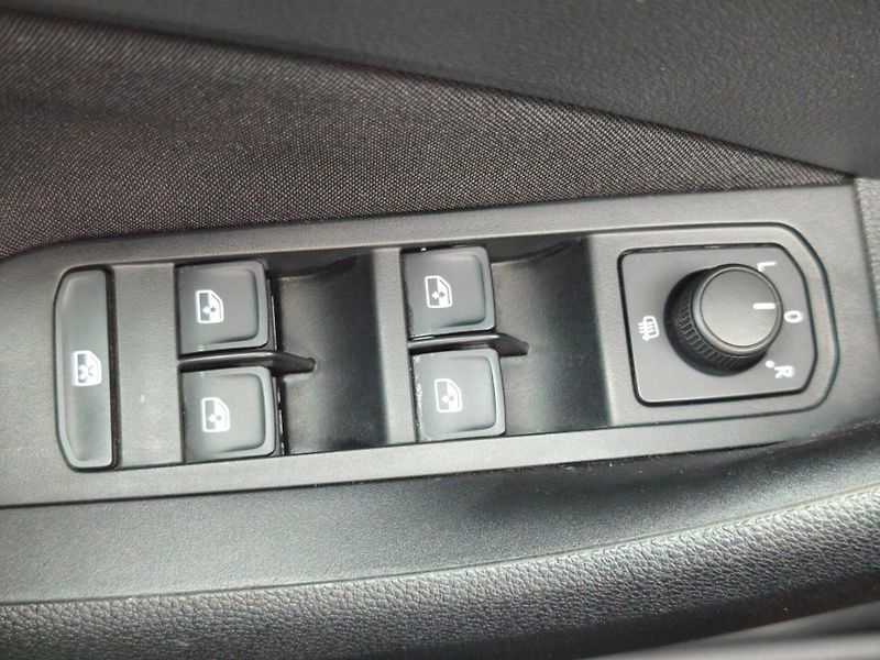 Škoda Scala (2019) 1.6 TDI 85kW, ČR - fotka 11 z 21