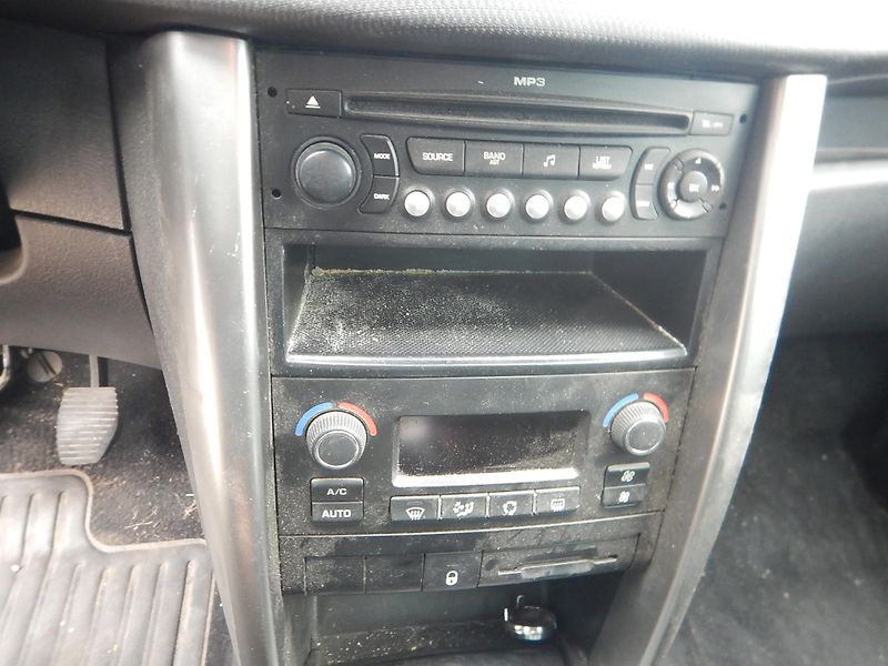 Peugeot 207 1.6 HDi, DIGIKLIMA - fotka 18 z 20