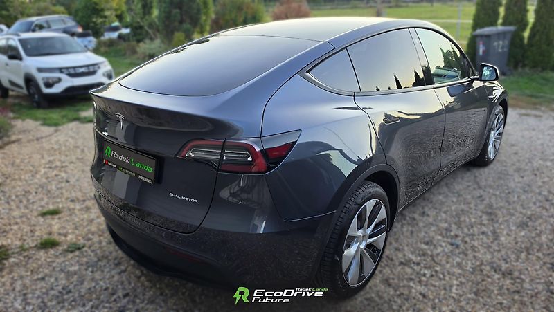 Tesla Model Y (2022) LR Dual Motor - fotka 5 z 12