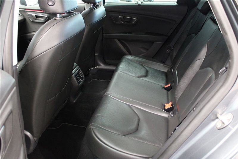 Seat Leon 2,0 TDI X-PERIENCE 4x4 TOP! - fotka 11 z 37