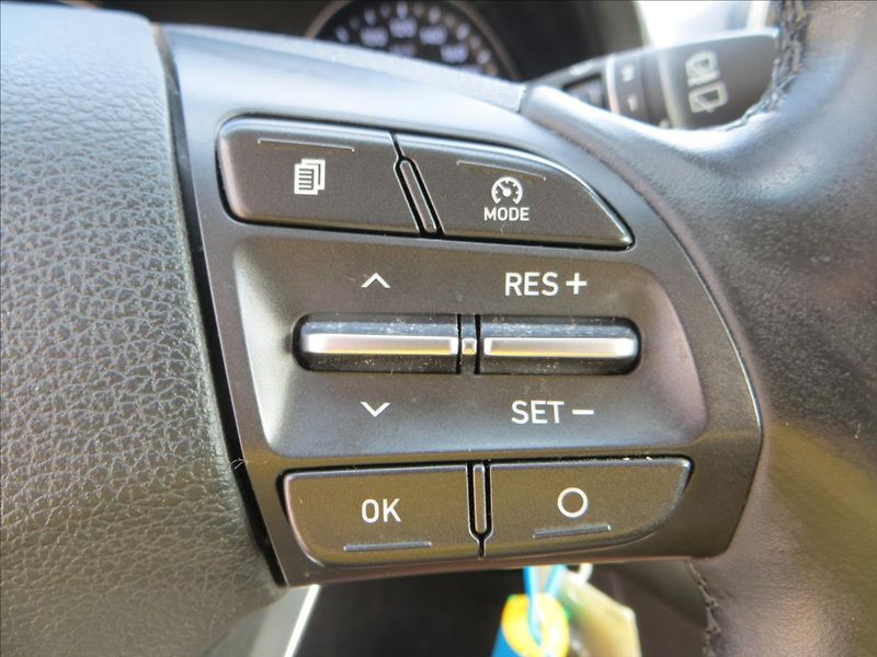 Hyundai i30 1,6 CRDi 85kW Komfort ČR DPH - fotka 19 z 23