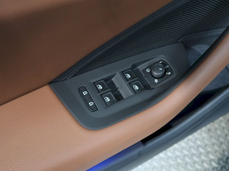 Škoda Superb (2025) LAURIN&KLEMENT 2.0TDI 142KW 4x - fotka 38 z 44