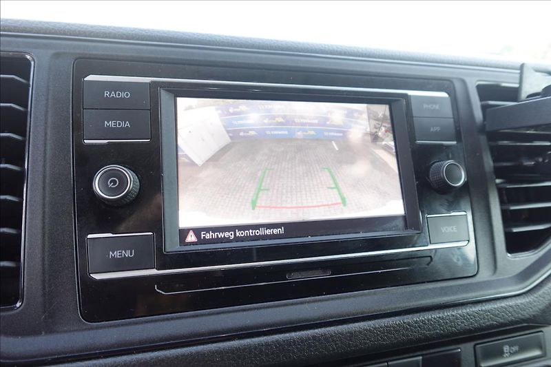 Volkswagen Crafter 2,0 TDi  L2H2 KLIMA SERVISKA - fotka 31 z 38