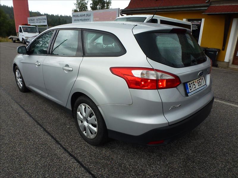 Ford Focus 1,6 16V Eco 150HP - fotka 9 z 41