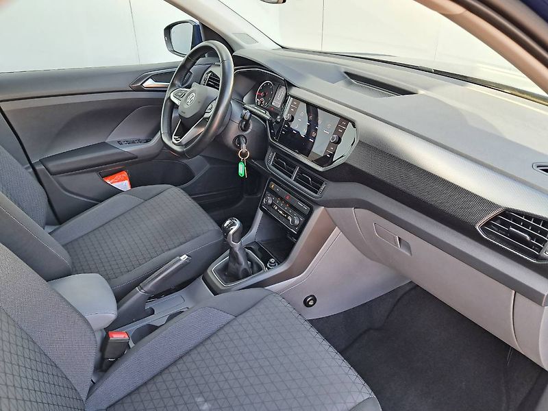Volkswagen Ostatní (2020) VW T-CROSS LIFE 1.0 TSI / 85 k - fotka 20 z 27