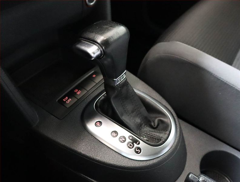 Volkswagen Touran (2009) 2.0 TDI, nová STK, Tažné - fotka 13 z 18