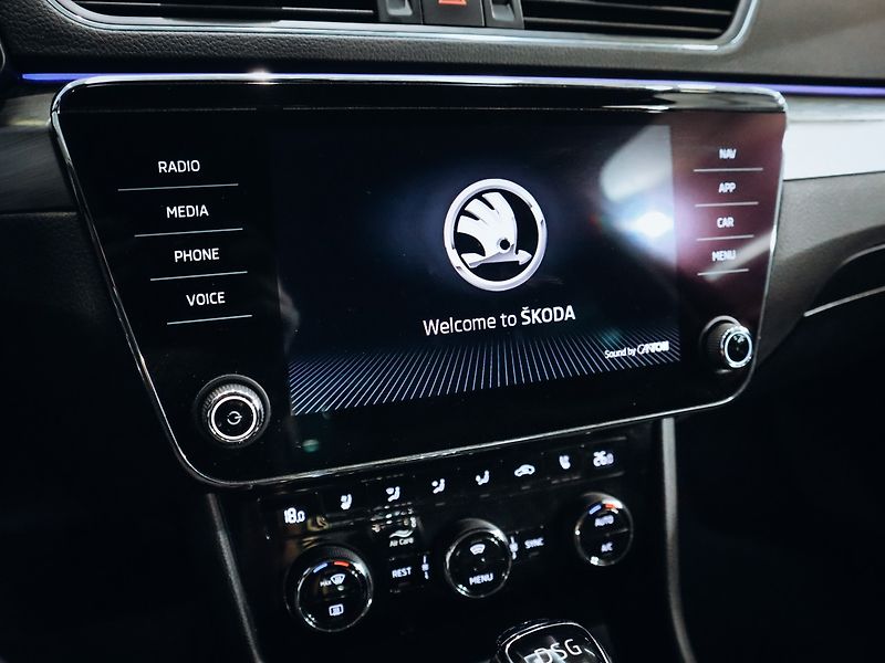 Škoda Superb 2.0TDI, Style DSG 110 kW - fotka 9 z 24