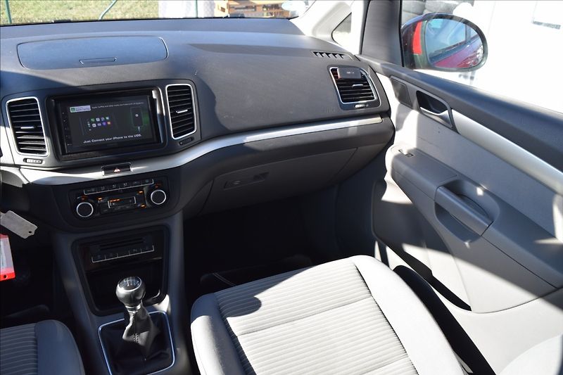 Seat Alhambra 1,4 TSi 110KW KLIMA NOVÁ NÁPLŇ - fotka 29 z 48