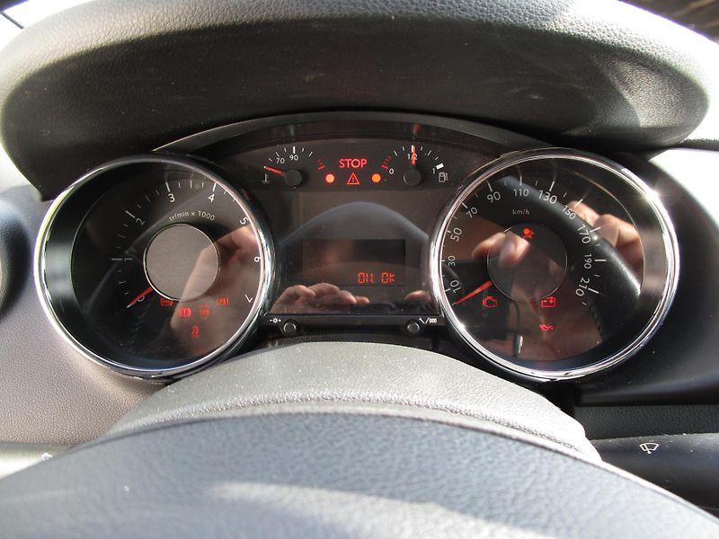 Peugeot 3008 1,6-115KW-NOVÉ KOTOUČE+BATERIE - fotka 10 z 15