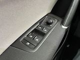 Volkswagen Touran 2,0 TDI DSG Panorama 1.Maj. - náhled 16