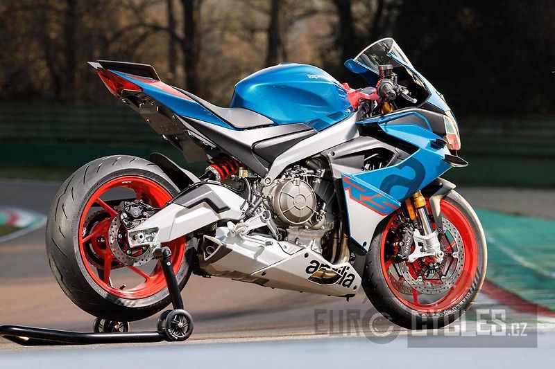 Aprilia RS 660 (2026) 35/70kW akce 1/3 - fotka 13 z 18