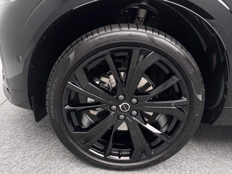 Volvo XC60 (2026) B5 AWD AUT ULTRA BLACK EDITION - fotka 18 z 24