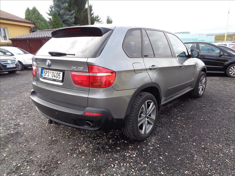 BMW X5 3,0 - fotka 7 z 20