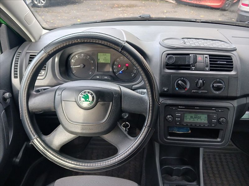 Škoda Fabia 1,2 1. MAJ. GARÁŽOVANÉ, TAŽNÉ - fotka 14 z 20