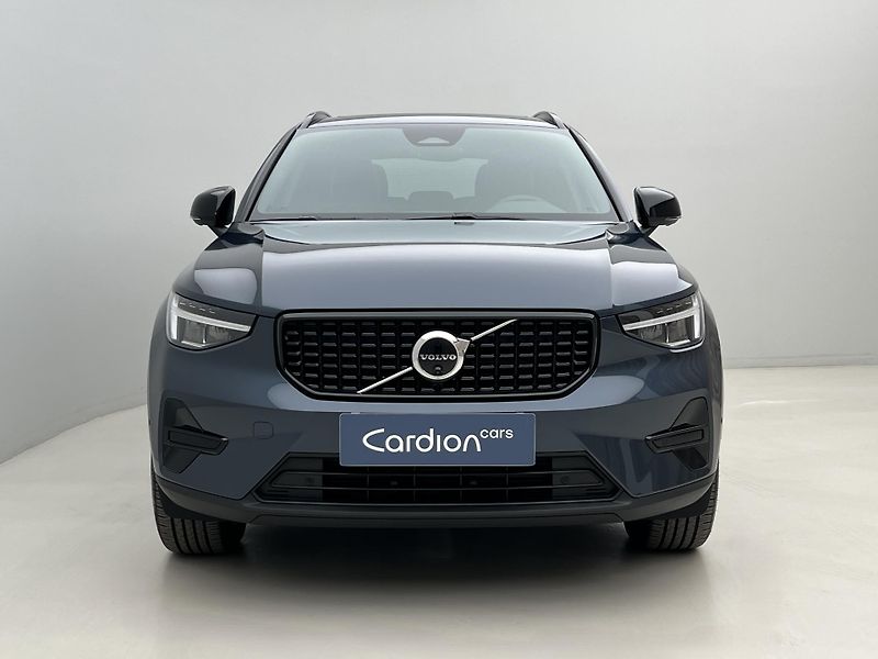 Volvo XC40 (2026) B4 ULTRA DARK AUT - fotka 13 z 43