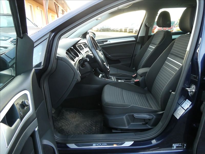 Volkswagen Golf 1,6 TDi 81kW,CUP,4x4,serviska - fotka 20 z 50