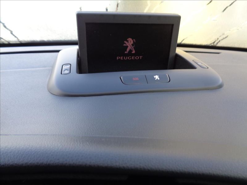 Peugeot 3008 1,6 HDI  Automat - fotka 25 z 25