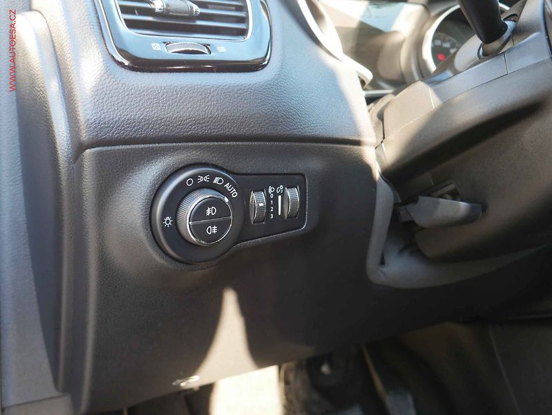 Jeep Compass (2017) 2.0 MJT 4x4, AT, navi, park - fotka 14 z 15
