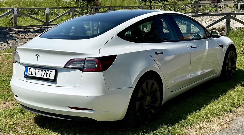 Tesla Model 3 (2021) Dual Long Range Baterie 90,2% - fotka 7 z 19