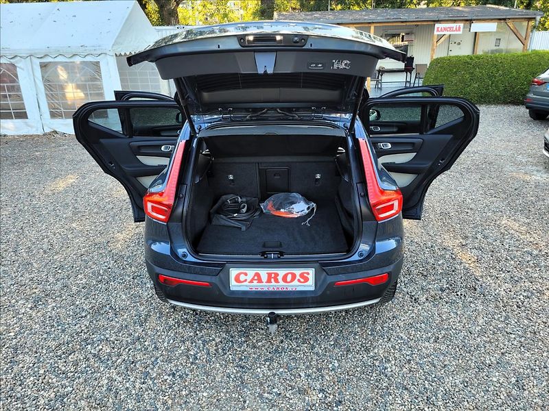 Volvo XC40 zálohováno - fotka 37 z 49