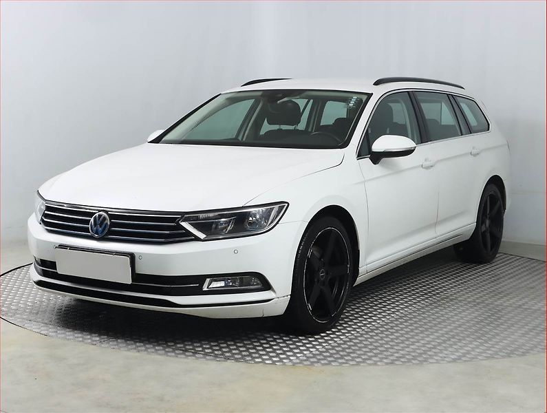 Volkswagen Passat (2018) Comfortline 2.0 TDI, Automat - fotka 2 z 18