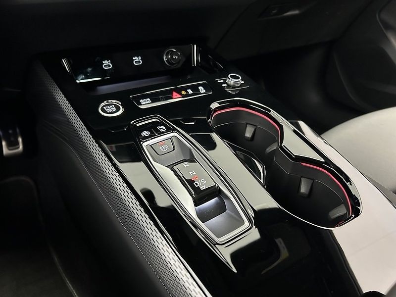 Audi A5 TDI q S-Line Tech+ NezT 360 Ta - fotka 18 z 21