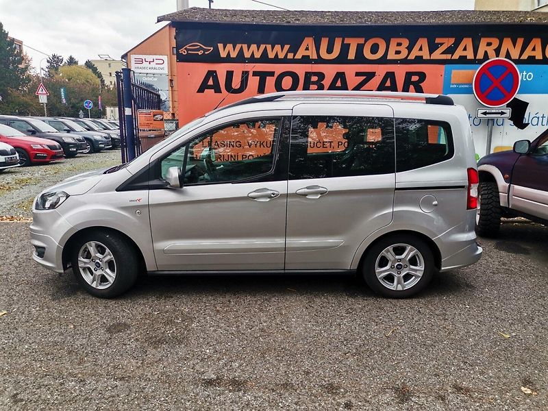 Ford Tourneo Courier 1.0i EB 74kw Winter Paket - fotka 25 z 26