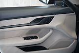 Porsche Taycan Sport Turismo, Pano, Matrix - náhled 24
