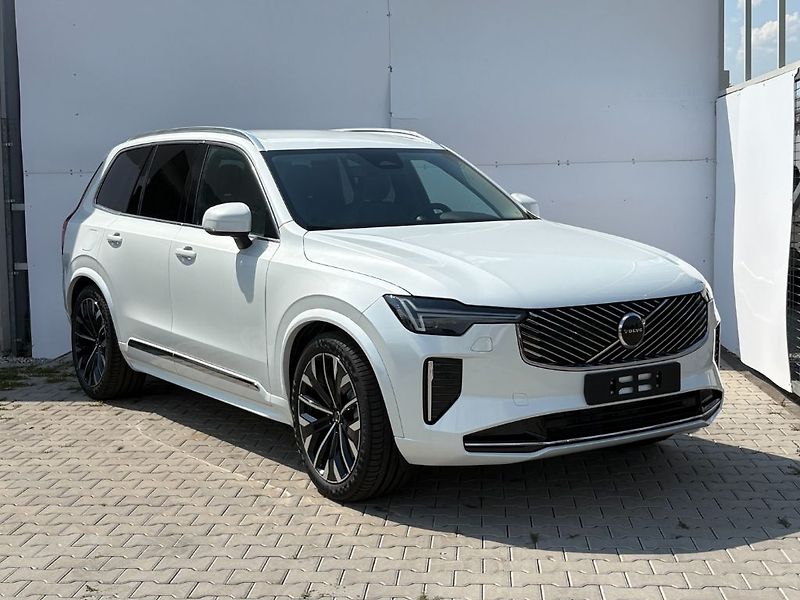 Volvo XC90 Plus Bright B5 184kW - fotka 4 z 25