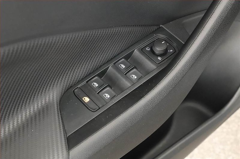 Škoda Scala (2025) 1.0 TSI, MONTE CARLO, DPH - fotka 9 z 18