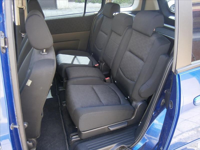 Mazda 5 2,0 D 81 KW - fotka 8 z 12