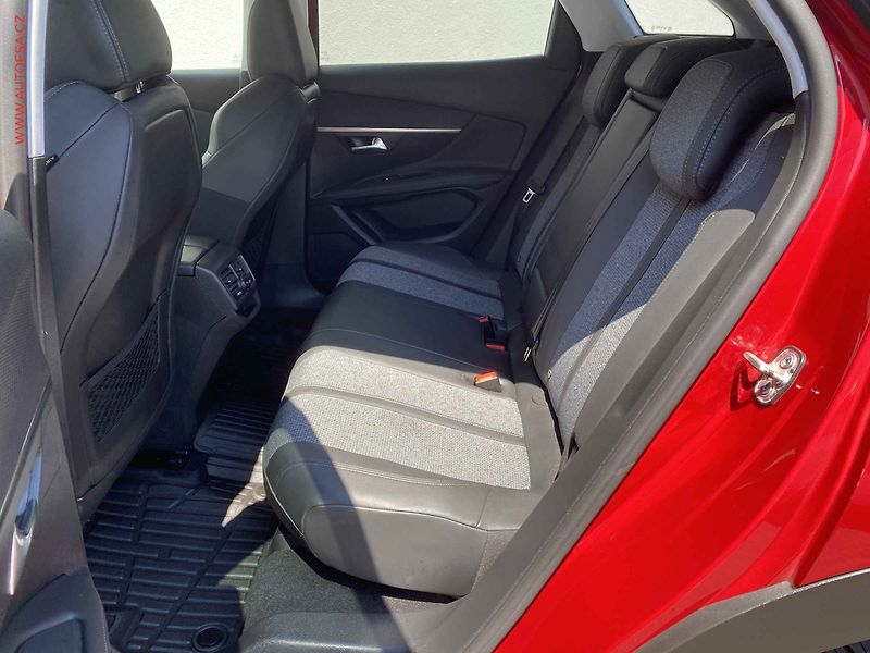Peugeot 3008 (2019) 1.2 PT, Allure, AT, LED - fotka 10 z 19
