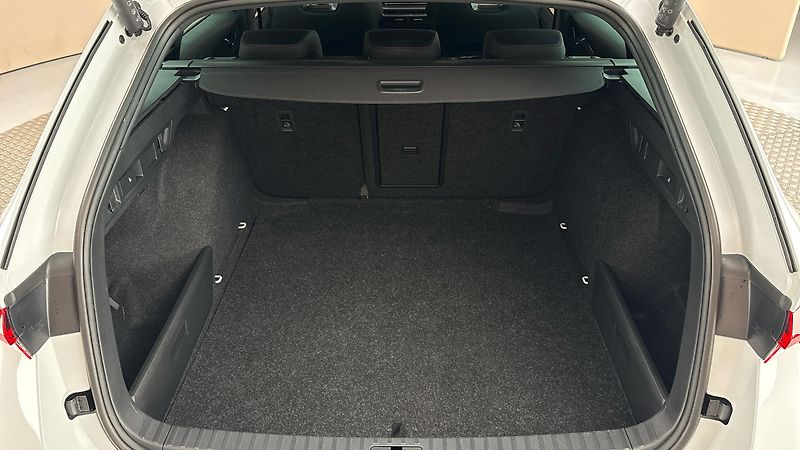 Škoda Octavia 2.0 TDI DSG 4x4 RS Combi - fotka 17 z 27