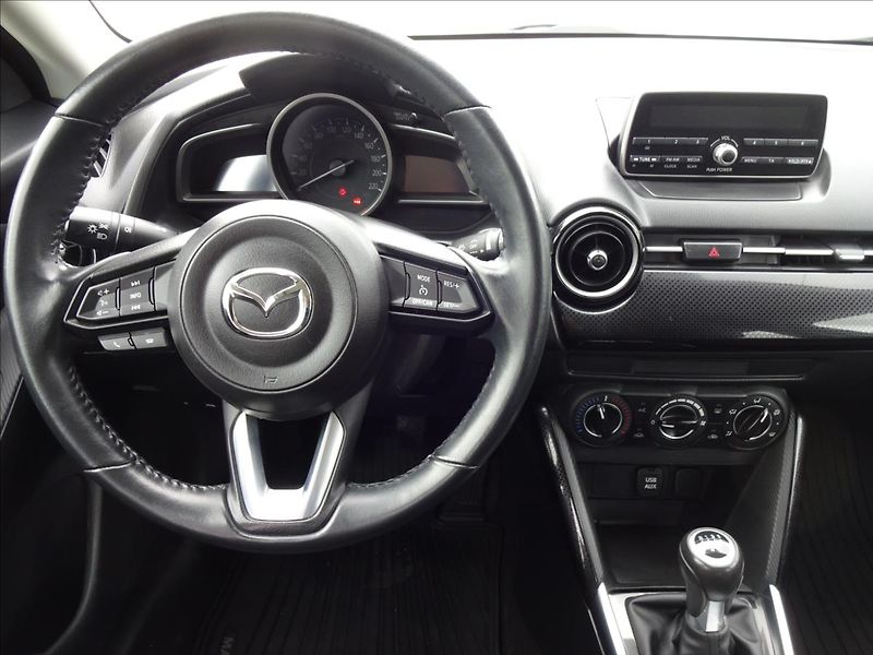 Mazda 2 1,5 i SKYACTIVE - fotka 33 z 48
