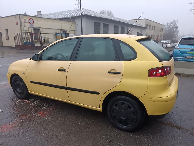 Seat Ibiza 1,4 i Reference - fotka 7 z 16