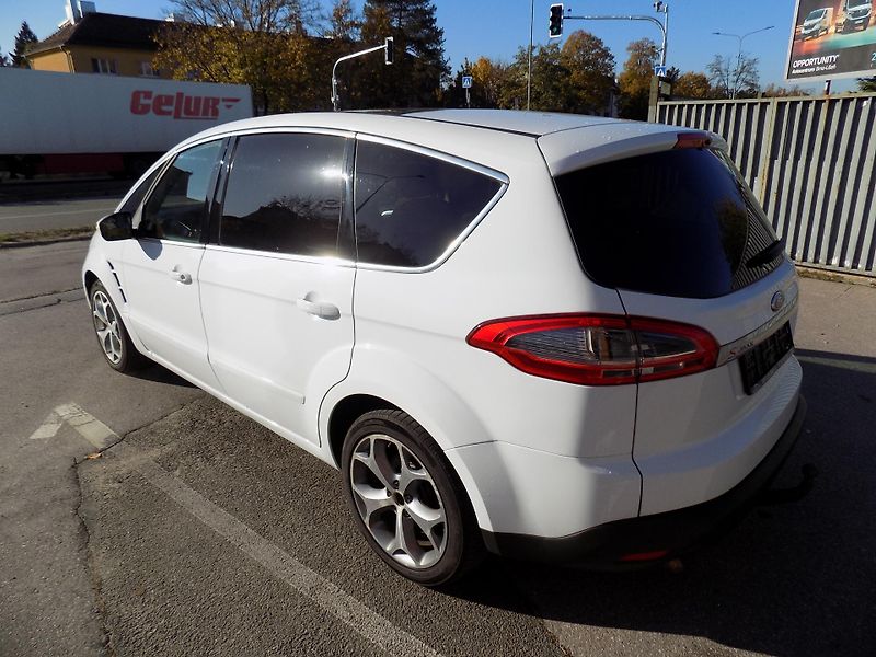 Ford S-MAX 2,0  TDCI 103KW TITAN FACELIFT - fotka 44 z 47