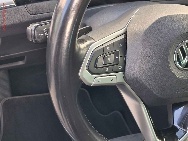 Volkswagen Passat (2020) 2.0 TDi, Elegance, DSG - fotka 14 z 18