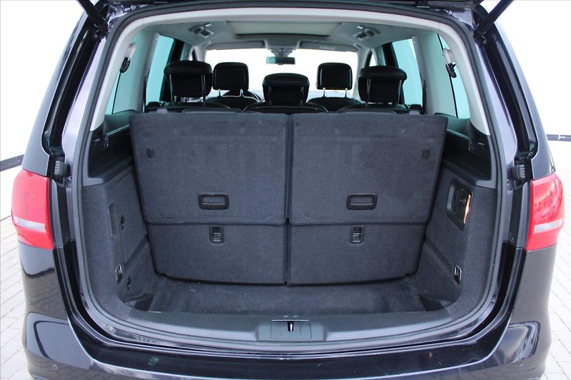 Volkswagen Sharan 2.0TDI 4MOTION HIGHLINE 7-MÍST - fotka 13 z 31