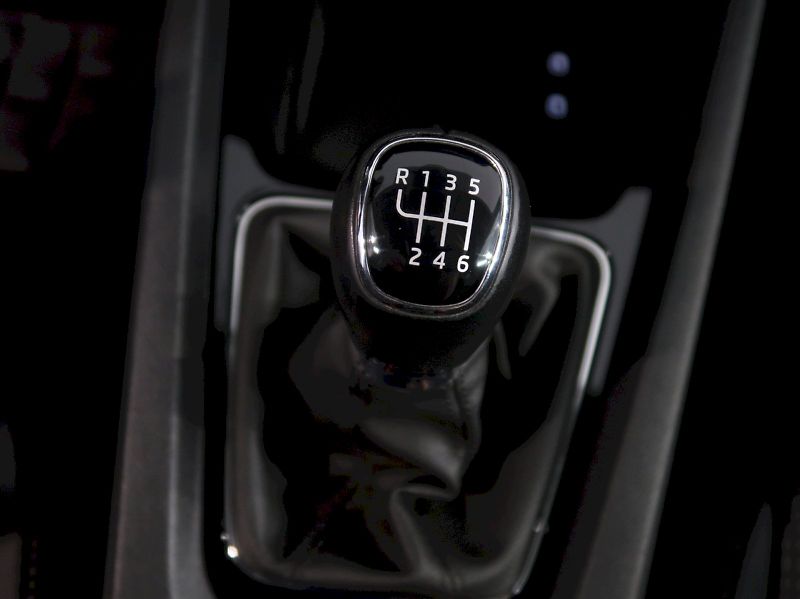 Škoda Octavia (2024) FRESH PLUS 1.5TSI 110KW KAMERA - fotka 29 z 38