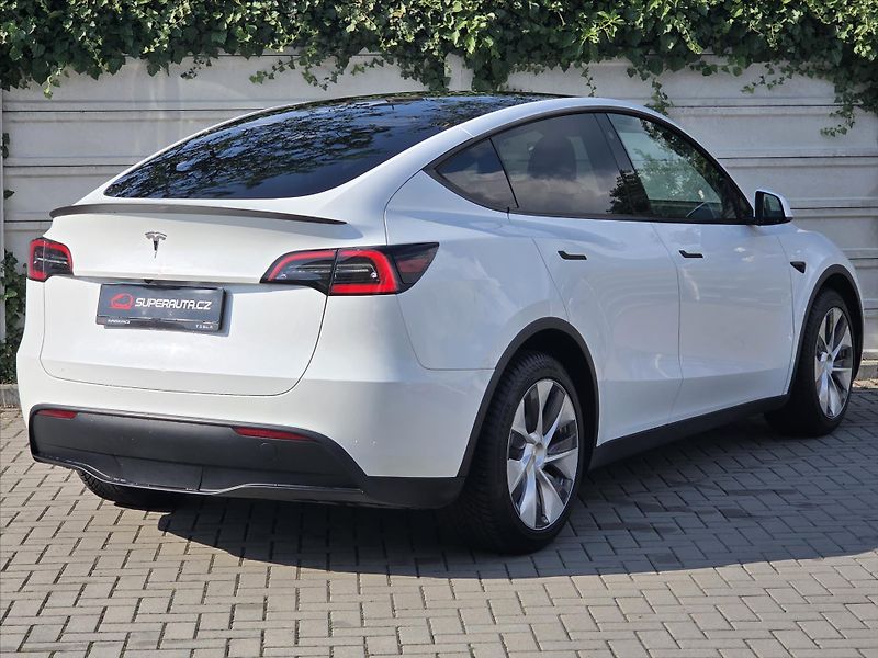 Tesla Model Y 0,0 LFP Ryzen SoH92% Tažné Enh - fotka 7 z 21