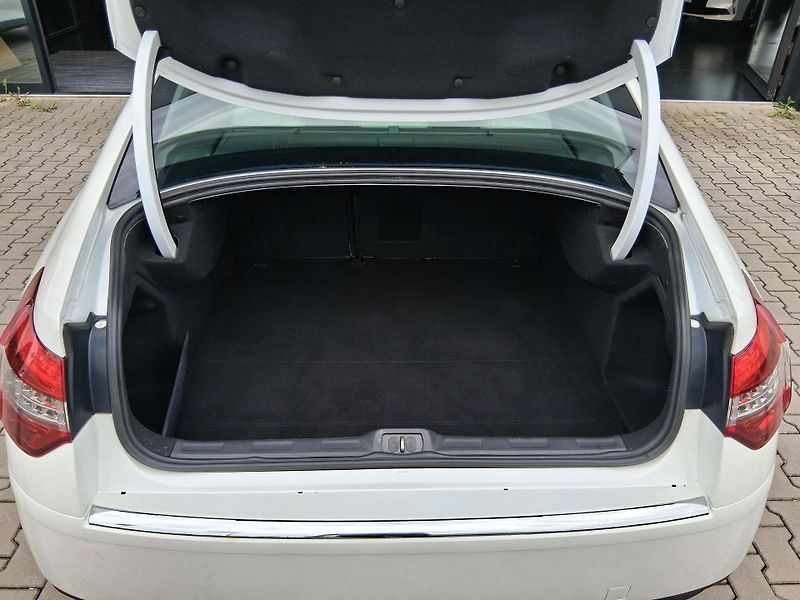 Citroën C5 EXCLUSIVE 2.0 HDi 120 kW - fotka 6 z 25